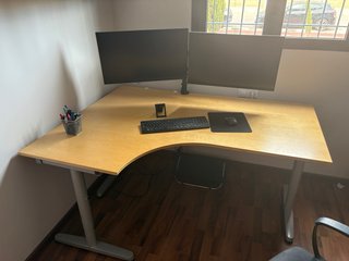 Escritorio esquinero regulable