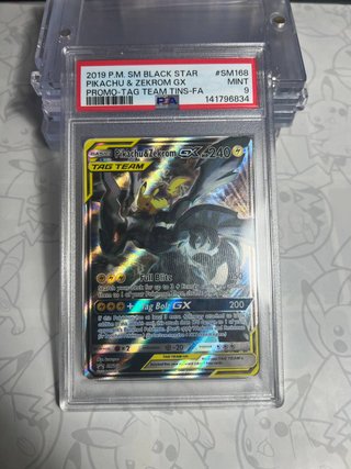 Carta Pokémon Pikachu & Zekrom GX SM168 PSA 9