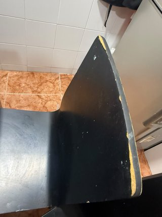 Mesa de comedor negra con 4 sillas