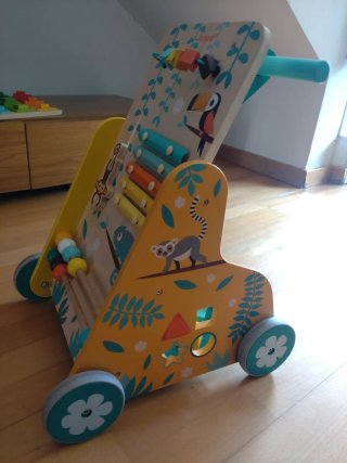 Andador Janod con actividades