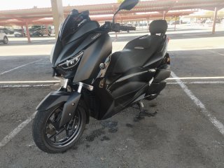 Yamaha XMAX 300 Iron Max Negra