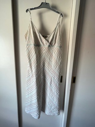 Vestido de tirantes con rayas
