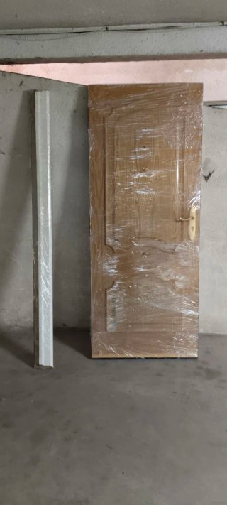 Puerta de entrada blanca