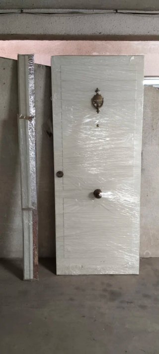 Puerta de entrada blanca