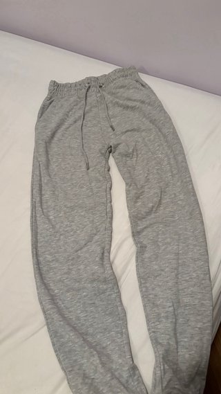 Pantalón de chándal Stradivarius gris
