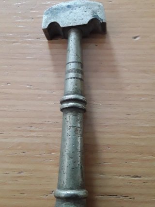 Cortador de vidrio antiguo bronce