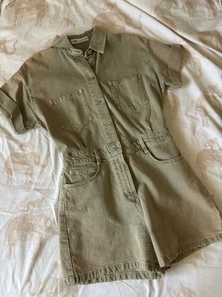 Mono corto Zara verde oliva talla M