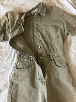 Mono corto Zara verde oliva talla M