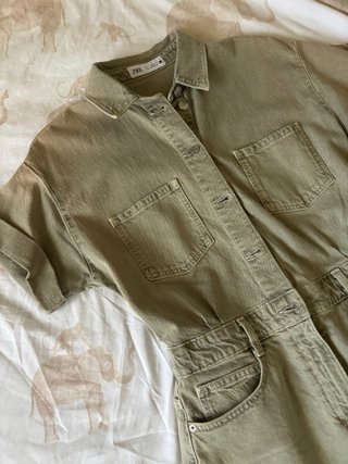 Mono corto Zara verde oliva talla M