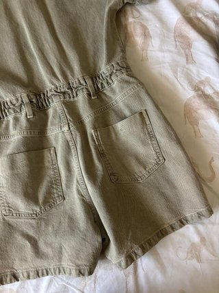 Mono corto Zara verde oliva talla M