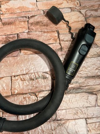 Cargador 90A con tapa protectora
