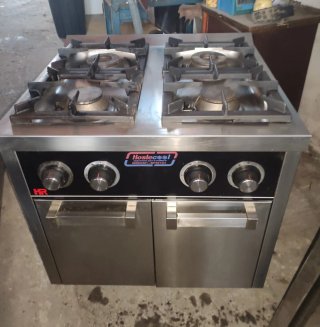 Cocina Industrial HR 4 fuegos con puertas