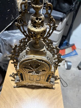 Reloj de sobremesa antiguo dorado