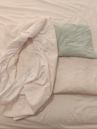 2 Sábanas Bajeras de cuna y protector de colchón