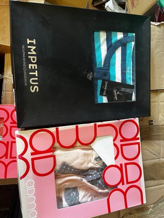 Lote medias, pijamas, zapatillas...
