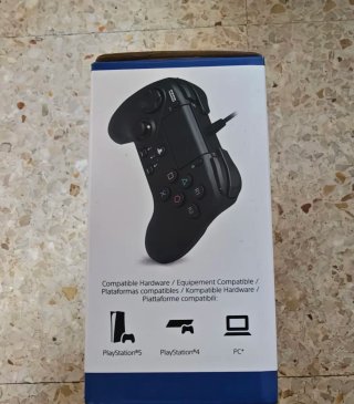 Mando Hori Fighting Commander OCTA PS5/PS4
