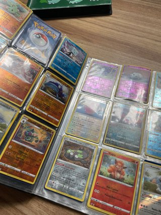 Lote Cartas Pokémon, Álbumes, Caja y Pokeball