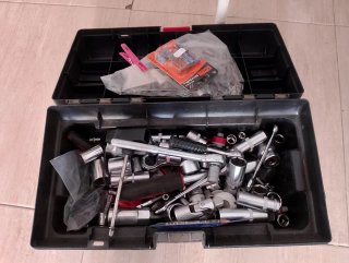 Caja de herramientas con accesorios