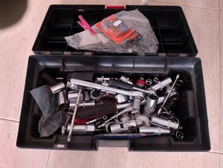 Caja de herramientas con accesorios