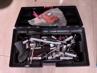 Caja de herramientas con accesorios