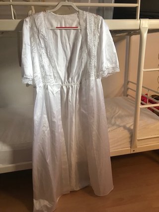Lote de 3 vestidos (rojo y blancos)
