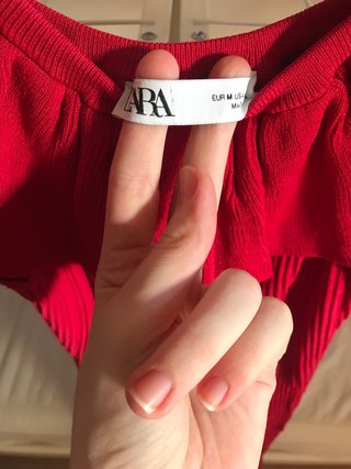 Lote de 3 vestidos (rojo y blancos)
