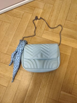 Bolso niña azul con pañuelo