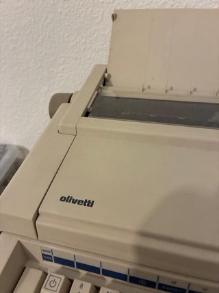 Máquina de escribir Olivetti Lettera E515-II