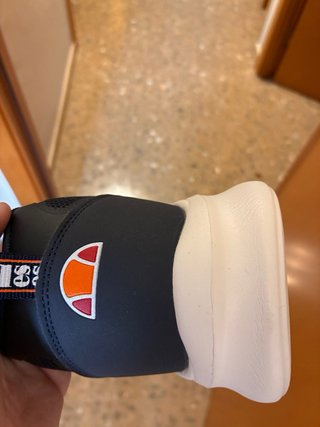 Zapatillas Ellesse Negras y Blancas Talla 43