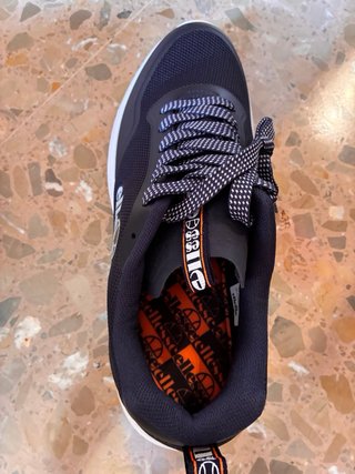 Zapatillas Ellesse Negras y Blancas Talla 43