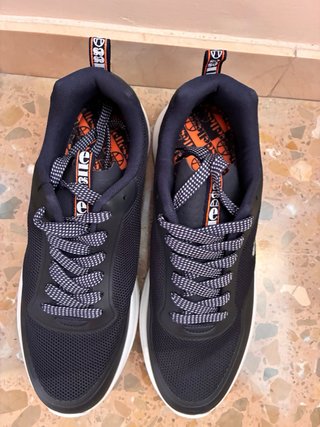 Zapatillas Ellesse Negras y Blancas Talla 43