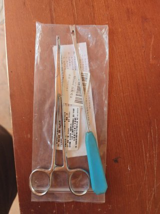 Lote pesca: pinza hemostática 18 cm + desanzuelado