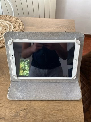 Samsung Galaxy Tab A (2016) + Funda