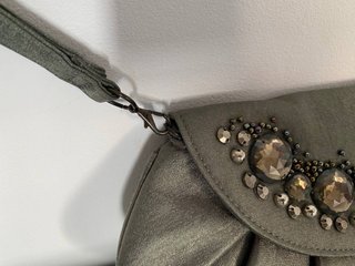 Bolso de fiesta beige y dorado