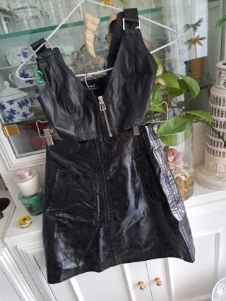 Conjunto Top y Falda Efecto Piel