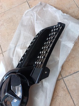 Parrilla Diamantes Negro Brillo Mercedes SLK R171