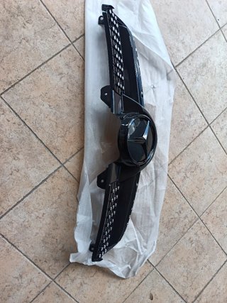 Parrilla Diamantes Negro Brillo Mercedes SLK R171