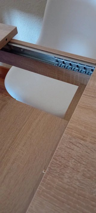 Mesa de comedor de madera