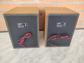 Altavoces Sanyo 20W 6 Ohmios
