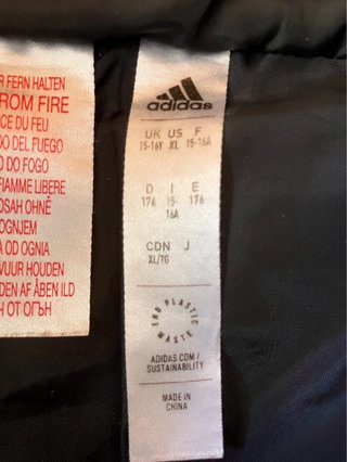 Abrigo acolchado Adidas negro