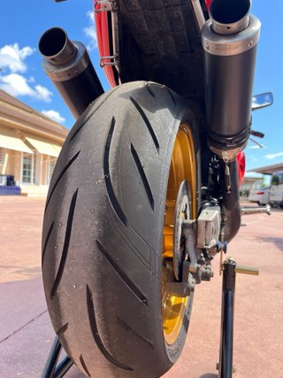 Suzuki TL 1000 totalmente restaurada