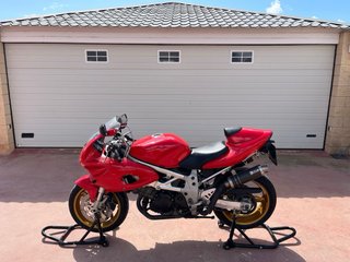 Suzuki TL 1000 totalmente restaurada