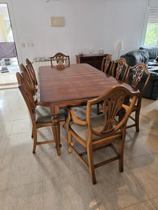 Mesa de comedor grande de madera y 8 sillas