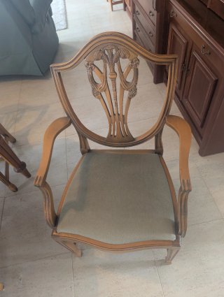 Mesa de comedor grande de madera y 8 sillas