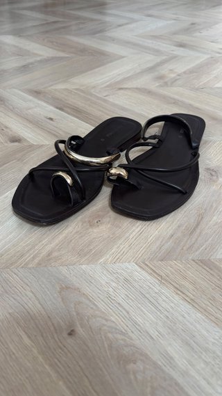 Sandalias marrones Stradivarius