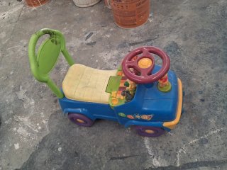 Correpasillos infantil azul con volante