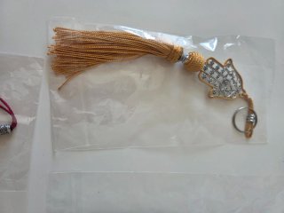 Llaveros artesanales con abalorios