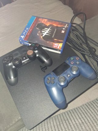 PS4 1TB + 2 Mandos + Juego