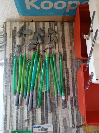 Attrezzatura da pesca: mulinelli, lenze, ami