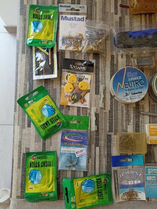 Attrezzatura da pesca: mulinelli, lenze, ami